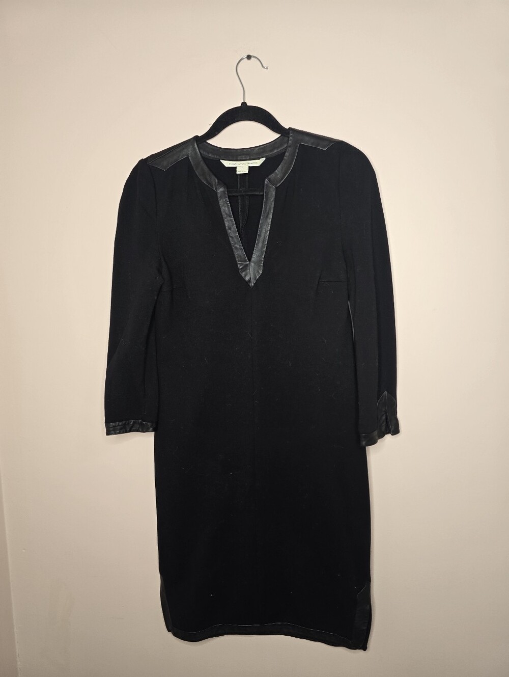 Diane Von Furstenburg Leather Trim Sheath Dress V Neck Slit Hem & Sleeve Black